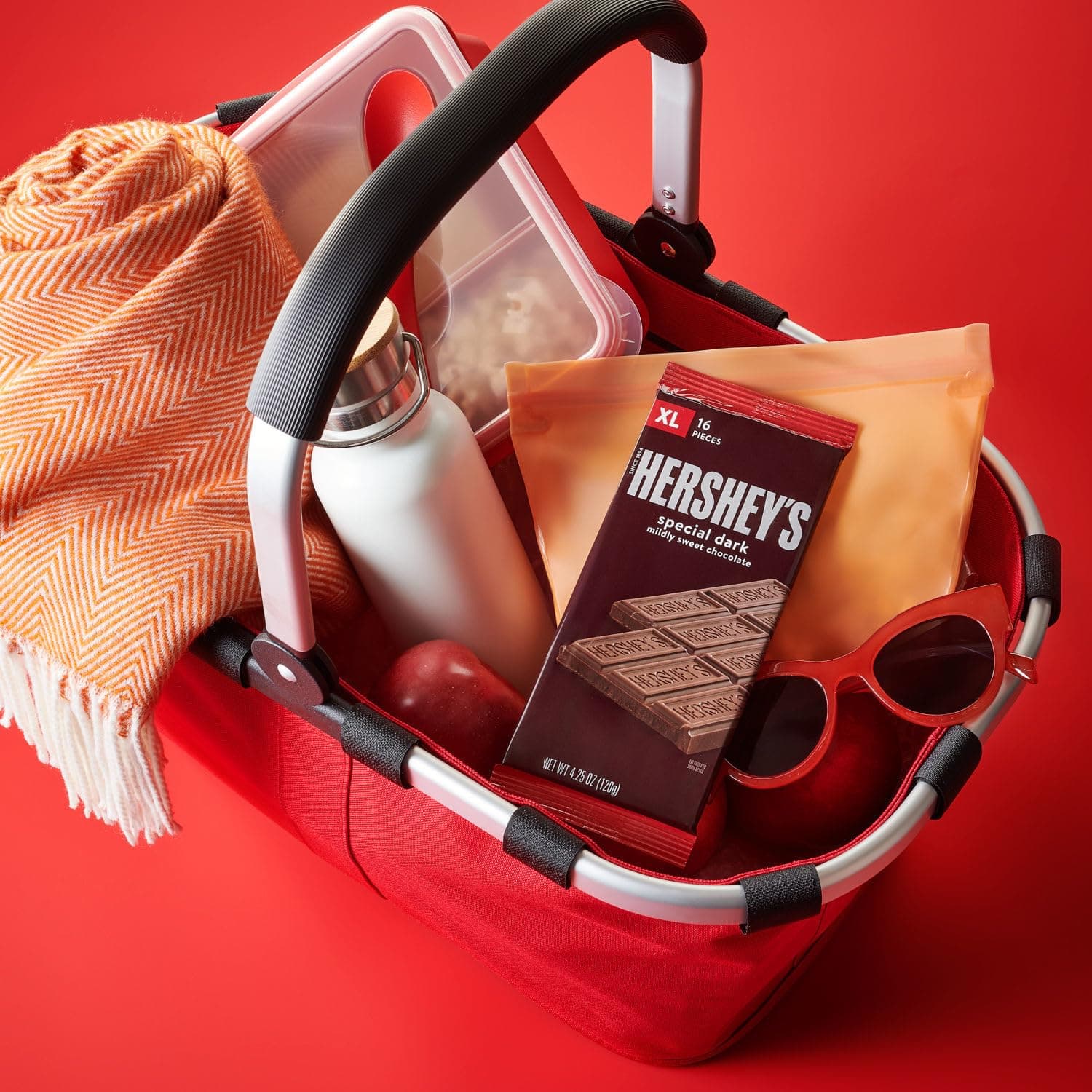 HERSHEY'S SPECIAL DARK Mildly Sweet Chocolate XL, Candy Bar, 4.25 oz (16 Pieces) thumbnail 5