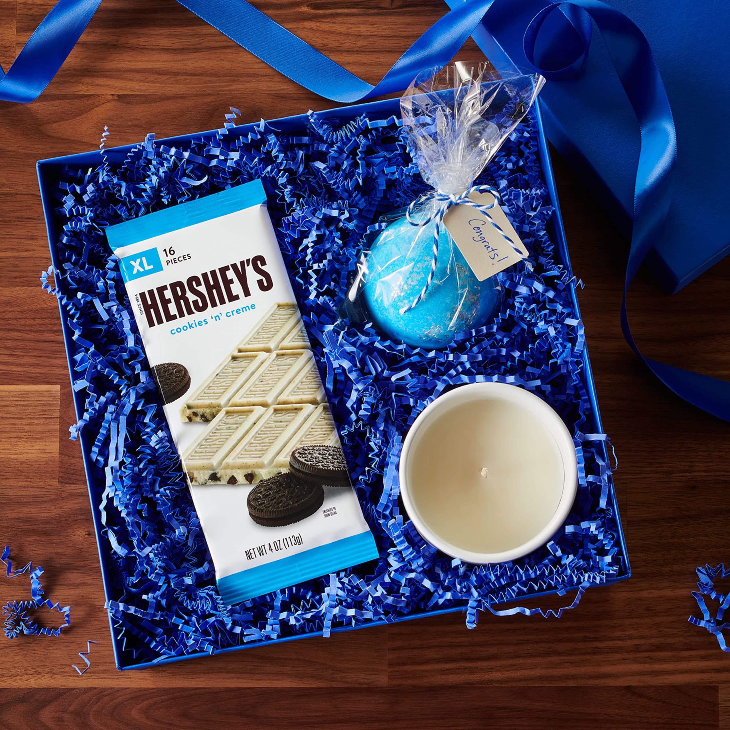 HERSHEY'S Cookies 'n' Creme XL, Candy Bar, 4 oz (16 Pieces) thumbnail 5